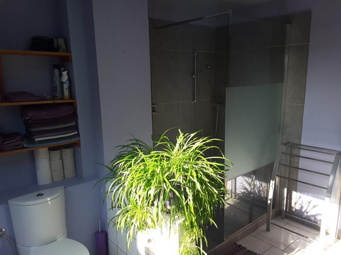 Salle de douche/toilettes