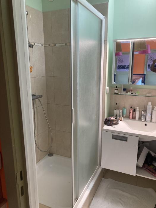 salle douche commune