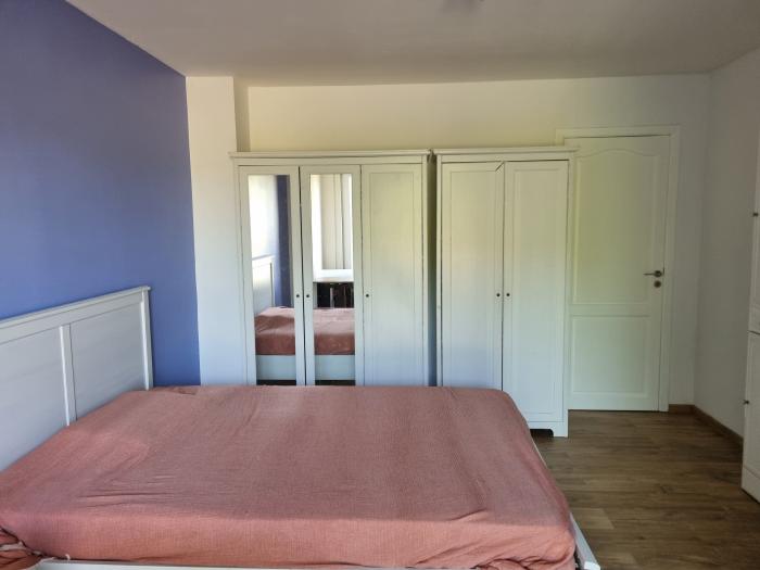Chambre meublée