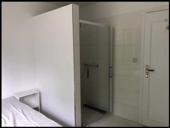 Chambre avec douche privée