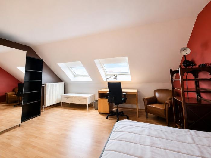 与房东合租 24 m² 在 Louvain-La-Neuve Les Bruyères