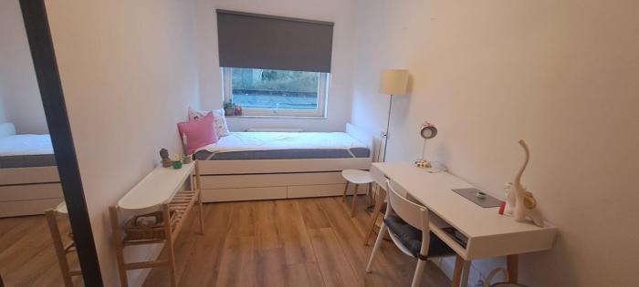 Room 02