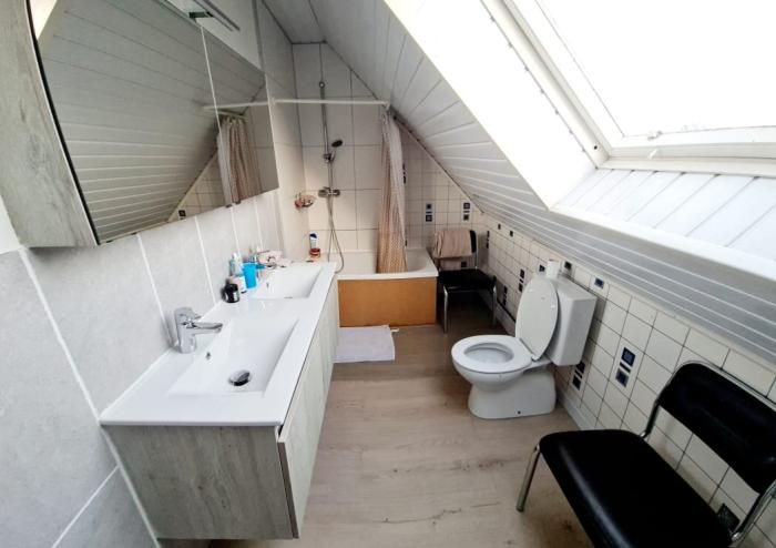 Salle de bain commune