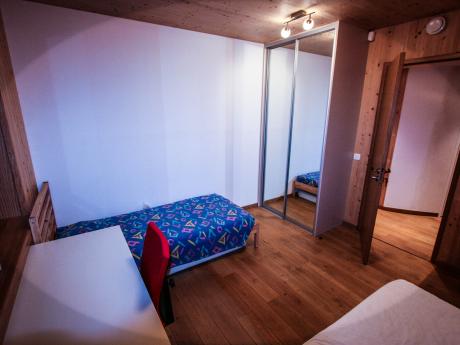 与房东合租 12 m² 在 Louvain-La-Neuve Les Bruyères