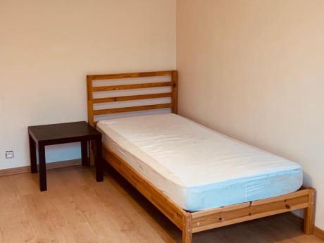 Room in owner's house 14 m² in Louvain-La-Neuve L'Hocaille