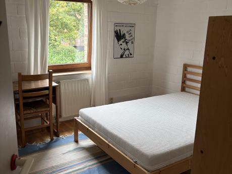 Room in owner's house 12 m² in Louvain-La-Neuve Les Bruyères