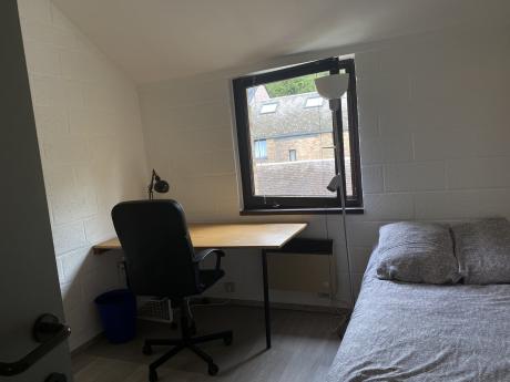 Room in owner's house 10 m² in Louvain-La-Neuve L'Hocaille